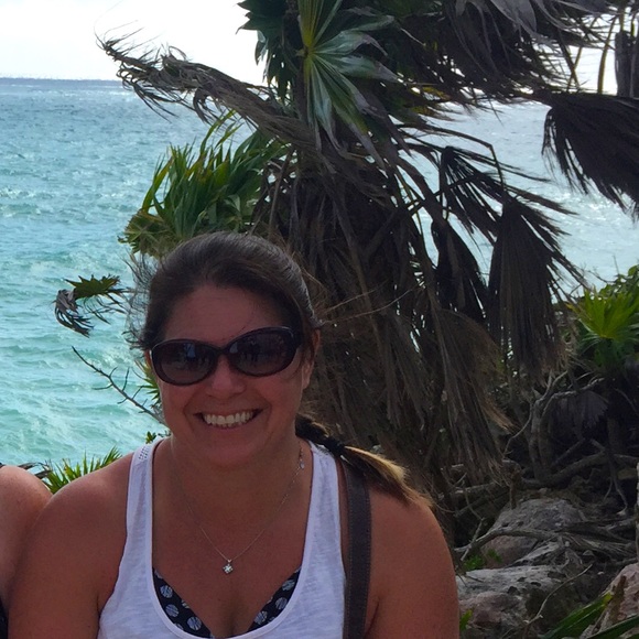 Meet your Posher, Connie - Picture 1 of 1